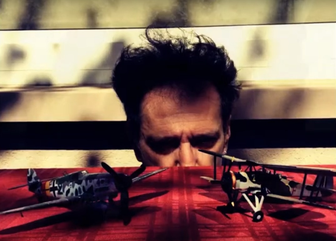 KILLING LAWRENCE Je fais des avions