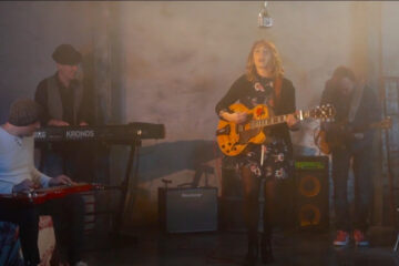 LUCKY TWO THE COLORS Symptoms 2