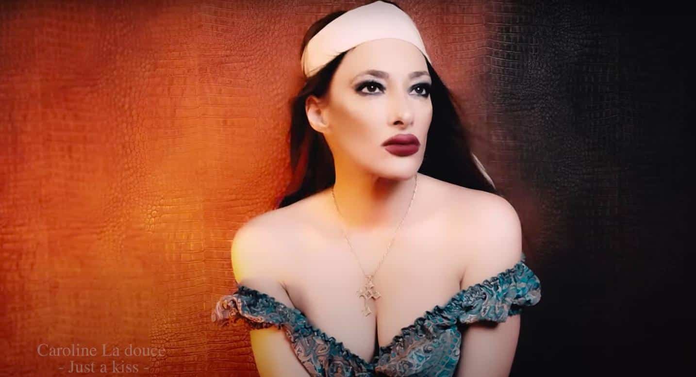 Caroline La douce Just a kiss