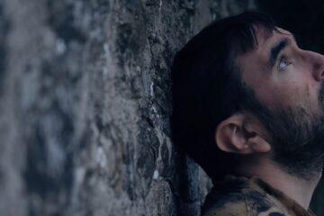 Antoine HLT Il regarde le ciel