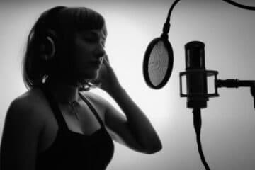 Caroline La douce The Enemy