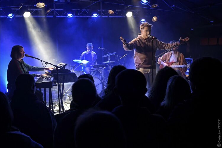 minh la niche live 1.jpg